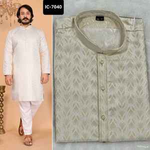 Derniers vêtements de mariage et de fête Vêtements pour hommes Prêt à porter Kurta avec Kurta lourd en soie jecquard et ensemble de pyjama en coton Raymond - Product Image 5