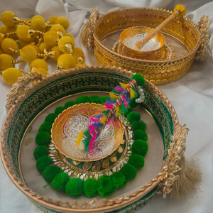 ชุดถาดสำหรับพิธีฮัลดี เมห์นดี ถาดแต่งงานแบบดั้งเดิมพร้อมชามและอุปกรณ์ทาผงพิธี พิธีคุมคุม ดอลกี ถาดสำหรับพิธีแบบดั้งเดิม - Product Image 1