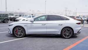 HA N B Y D HA N 701 FLAGSHIP EV Modèle 2025 Véhicule Électrique à Quatre Roues Motrices Autonomie 501-600km Puissance 300KW pour Importation Japon - Product Image 5