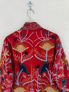Veste brodée de style chinois rouge, col mandarin, manches longues, motif floral, broderie à la main, vêtements d'extérieur décontractés, vêtements d'automne - Product Image 3