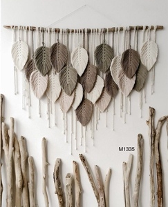 Suspension murale en macramé fait main, feuilles brunes bohèmes, personnalisable, coton, décoration bohème pour la maison - Product Image 1