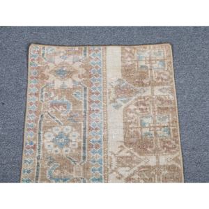 Tapis vintage 1,3 x 2,7 pieds, tapis turc en laine marron à imprimé animal - Product Image 3