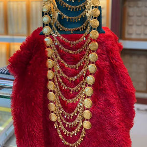 Ensemble de bijoux vintage plaqué or 24 carats boucles d'oreilles inspirées de Dubaï bracelets broches diamant cuivre matériel pour la mode pour la Bulgarie - Product Image 1