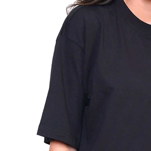 เสื้อยืดผู้หญิงทรงหลวมขนาดใหญ่ สกรีนโลโก้ตามสั่ง ขายส่ง สีขาว ผ้าถัก คอวี สวมใส่สบาย ยั่งยืน ผลิตจากผ้าฝ้ายออร์แกนิค 100% สไตล์สตรีทแวร์ - Product Image 5