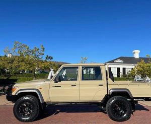 LandCruiser HardTop LX79 4WD Double Cabine Pick-up 2022 en bon état - Product Image 4