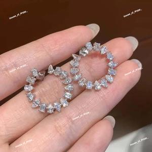 Boucles d'oreilles créoles en moissanite argentée avec diamants, design luxueux et scintillant, coupe mixte, élégantes pour tous les jours, cadeau pour femme - Product Image 4