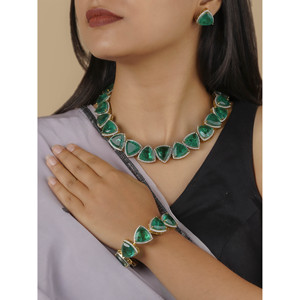 Conjunto de Collar de Latón Chapado en Oro de 18K con Circonitas Cúbicas de Color Verde para Novia o Regalo de Joyería Fina - CZSET273GR - Product Image 2