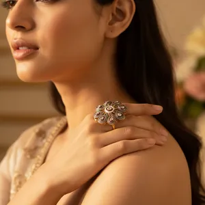 Anillo de Moda con Racimo de Flores de Diamantes Chapado en Oro Rosa para Mujer - Regalo de Moda - Product Image 3