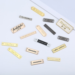 Etiqueta de Metal con Logotipo Cosida en Aleación de Zinc para Prendas, Tamaño Personalizado, Rectangular/Cuadrada, Borde Cortado con Láser, Acabado Plateado, Venta al Por Mayor - Product Image 1