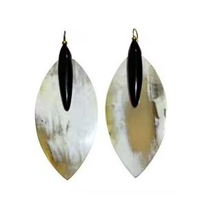 Boucles d'oreilles élégantes en corne sculptée pour un usage quotidien, fabricant et fournisseur d'Inde, pour les événements de fête et de mode - Product Image 3