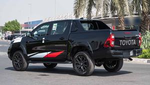 Neuf / Occasion NOIR 2023 TOYOTA HILUX DC GR SPORT Caméra arrière 360° Capacité de charge 31-40T Émissions Diesel / Essence Automatique - Product Image 6
