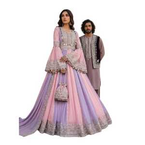 Fabricants professionnels de robes afghanes de haute qualité pour femmes, robes tribales vintage afghanes kuchi faites à la main, disponibles à la vente - Product Image 1