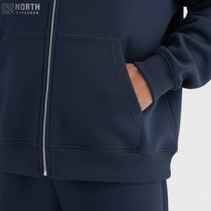 Sudadera con capucha y pantalón de chándal de invierno para hombre con borde de dobladillo crudo y corte estampado de algodón personalizado OEM - Product Image 6