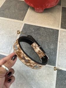 Collar de perro de cuero de piel de vaca Calavera Hermoso diseñador Patrón occidental Collares para mascotas Venta al por mayor Producto a granel Múltiples usos - Product Image 4