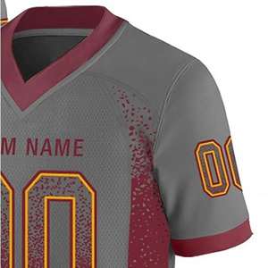 Camiseta de fútbol deportiva personalizable al por mayor, talla grande, suave, 100% poliéster, tela duradera y sostenible, transpirable. - Product Image 4