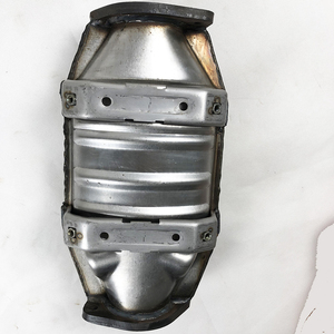 Convertisseur catalytique Euro2 Euro4 de pièces de moteur de voiture de vente directe d'usine pour Nissan Bluebird Paladin - Product Image 5