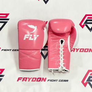 Ensemble de boxe professionnel personnalisé rose/blanc OEM ODM, tendance du moment, pour entraînement et sparring, comprenant casque de boxe, protège-guêtres et gants sur mesure - Product Image 2