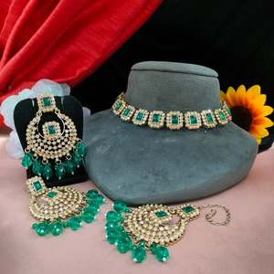 Zircon Sleek Necklace <b>Set</b> With Maang Tikka Elegant Piece Crafted With Precision Prefect For Both Formal & Semi Formal Occasions - Product Image 4