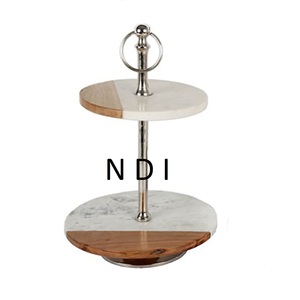 Soporte para pasteles de madera de aspecto tradicional, forma redonda, con acabado natural, para celebraciones de cumpleaños en casa, al precio más bajo. - Product Image 4