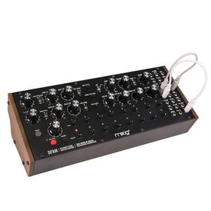 Moog DFAM (Drummer from Another Mother) Sintetizador de percusión analógico semimodular - Product Image 1