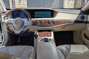 Mercedes-Benz S450 2018 d'occasion en excellent état, V6 biturbo, pack Premium, blanc diamant métallisé - Product Image 4