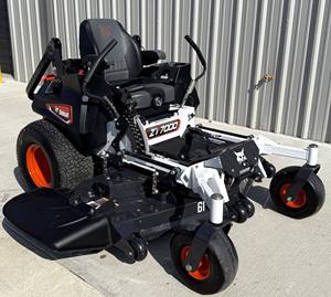 เครื่องตัดหญ้าแบบ Zero Turn รุ่น Bocat ZT7000 เครื่องยนต์ดีเซลสูบเดียว พร้อมถังเก็บหญ้าขนาดใหญ่ - Product Image 2