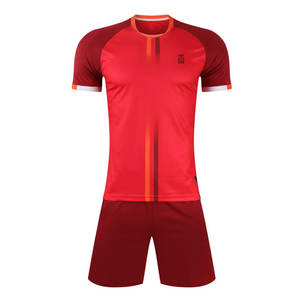 Venta al por mayor de ropa de fútbol transpirable de talla grande para hombres uniforme de fútbol sostenible - Product Image 1