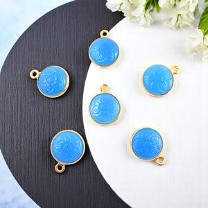 จี้แกะสลักรูปดอกคาลเซโดนีสีน้ำเงินพร้อมเทคโนโลยีฝังหนามเตย - Product Image 1