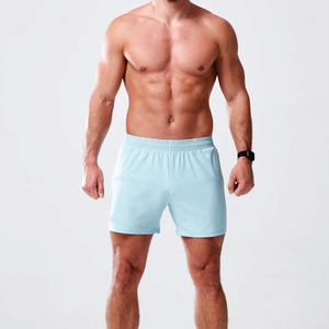 Short de gym en polyester léger pour homme, avec logo personnalisé, short de jogging respirant et à séchage rapide, short de fitness solide et confortable - Product Image 5