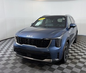 Kia Sorento hybride SX Prestige AWD 2025 bleue abordable, voiture d'occasion avec toit ouvrant, démarrage à distance, sièges en cuir, troisième rangée de sièges - Product Image 1