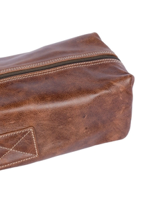 Sac de toilette en cuir pour homme avec fermeture éclair avec tirette en laiton et poche intérieure ouverte - Product Image 2