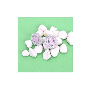 Pendientes de estilo clásico con diamantes americanos a la moda a precio de fábrica para mujer para fiesta de boda exportados directamente desde la India - Product Image 1