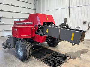 Livraison gratuite Massey Ferguson Hesston 1840 Mini presse à balles carrées pour foin, matériel agricole pour la compression de l'herbe - Product Image 4