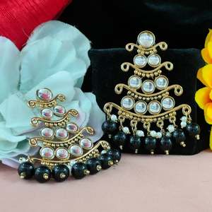 Kundan et perles boucles d'oreilles superposées suspendues charme royal finition premium léger et confortable parfait pour les occasions festives - Product Image 2