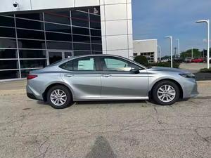 Usado 2025 To-yo-taa Ca-m-ry LE Disponible - Product Image 2