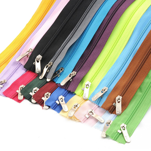 Các nhà sản xuất nylon dây kéo băng bởi sân cremallera 3 #5 #8 #10 # màu đen tùy chỉnh Polyester dây kéo #5 Nylon cuộn dây kéo - Product Image 5