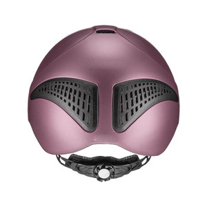 Casco de equitación con estructura ligera y peso equilibrado para un uso fácil y una mejor experiencia de montar - Product Image 1