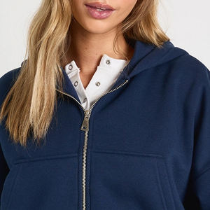 เสื้อฮู้ดน้ำหนักเบาสำหรับผู้หญิง ให้ความอบอุ่น พร้อมเนื้อผ้าด้านในที่นุ่มนวล ใส่สบายได้นาน / บริการออกแบบ OEM สำหรับผู้ซื้อจำนวนมาก แขนยาว - Product Image 2