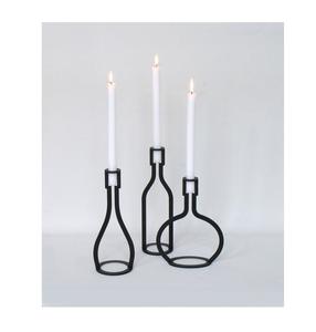 Bougeoir élégant en aluminium noir mat Design classique à trois bras pour mariages Décoration de fête de Noël en métal durable - Product Image 4