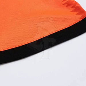 Uniforme de fútbol por sublimación de poliéster 100% fabricado en Pakistán diseñado para mantener a los jugadores frescos y con estilo - Product Image 5