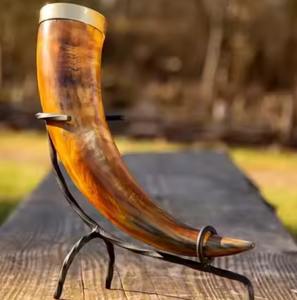 Corne à boire viking, mug artisanal en corne naturelle, sans danger pour les aliments, idéal pour boire de la bière avec un support en métal, pour les cadeaux et les collectionneurs - Product Image 6
