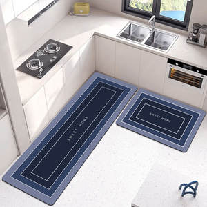 Ensemble personnalisé de deux tapis de cuisine modernes, surface en polyester avec dos en caoutchouc, absorbant l'eau, antidérapant, lavable, tapis de sol - Product Image 1