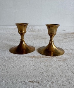 Classic vintage <b>brass</b> <b>candle</b> <b>holder</b> with polished details perfect for enhancing home decor and stylish interior effortlessly - Product Image 4