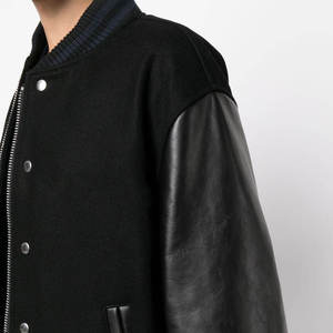 Blouson universitaire personnalisé pour homme, style automne, avec patchs chenille vintage, logo brodé, en toile enduite et col montant - Product Image 5