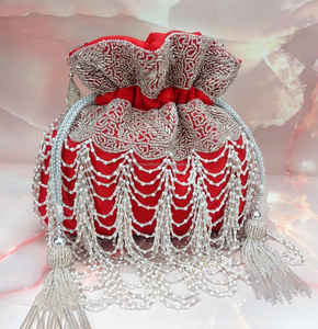 Pochette de broderie abordable Élégance artisanale pour les mariages et les occasions spéciales Superbe pochette de broderie - Product Image 2