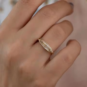แหวนหมั้นเพชรโมอิสสีเหลืองทอง14K แบบดั้งเดิมสำหรับงานแต่งงาน VVS Moissanite - Product Image 3