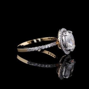 Anillo de compromiso de diamante cultivado en laboratorio Premium corte ovalado IGI certificado VVS2 E Color proveedor de joyería al por mayor de alta calidad - Product Image 4