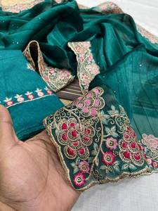 Sari en mousseline tendance et élégant pour les fêtes, avec broderie et sequins, achat en ligne en Inde, fournisseur et exportateur mondial - Product Image 2