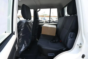 2024 L.C 7.9 Doble Cabina Pickup L.X Z V6 4.0 PE.TR.OL Automático Diésel Tracción Total Cuero R18 ACC Faros de Xenón EE. UU. - Product Image 3