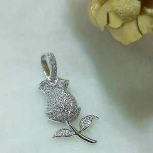 Pendentif pour homme en forme de rose Moissanite VVS avec diamants taille baguette en argent sterling 925 plaqué or - Product Image 2